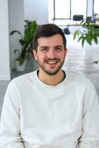 Marius développeur de notre agence digitale